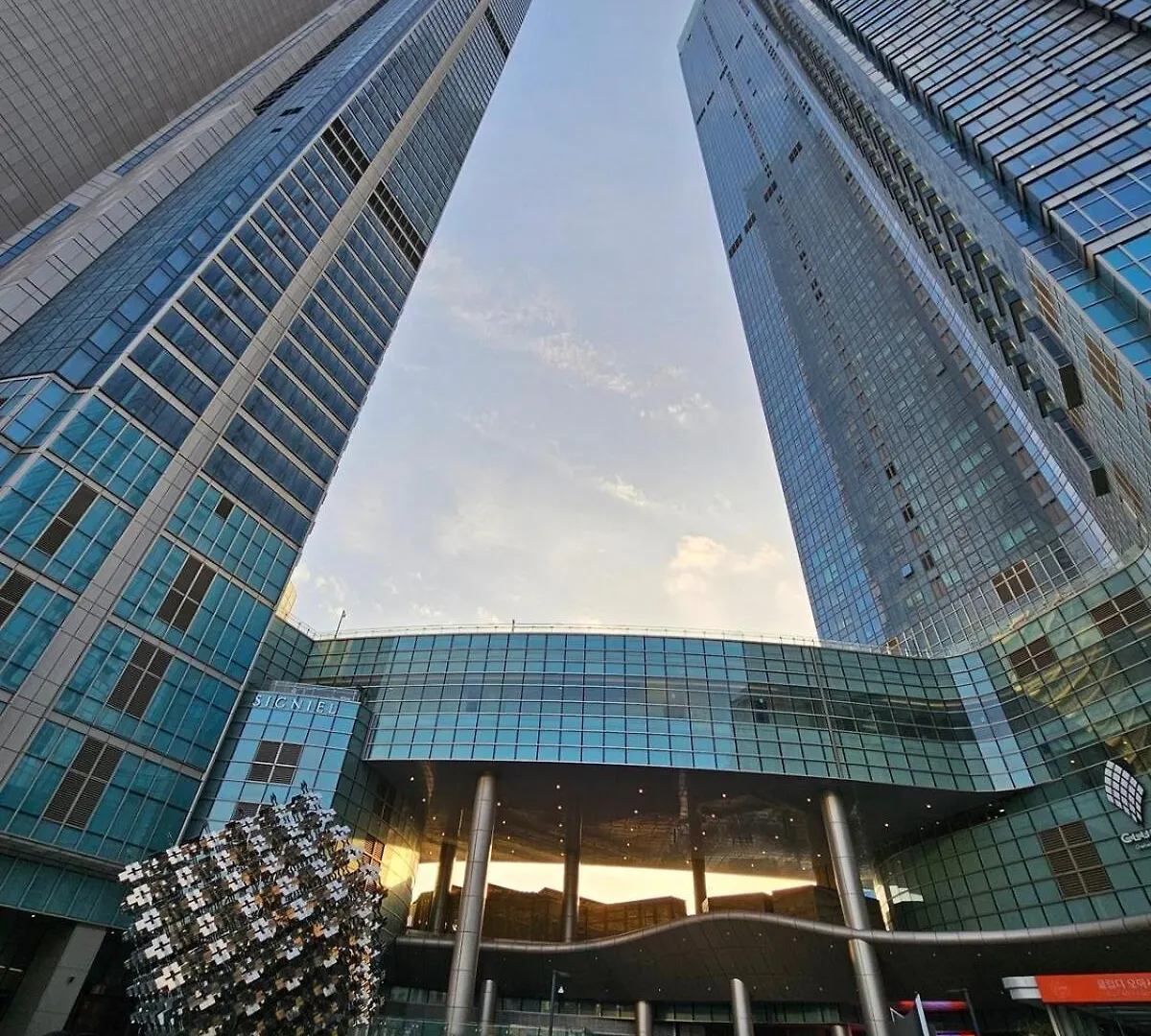 Apartment 3B3B Luxury Beach Condo With Breathtaking Views Busan
