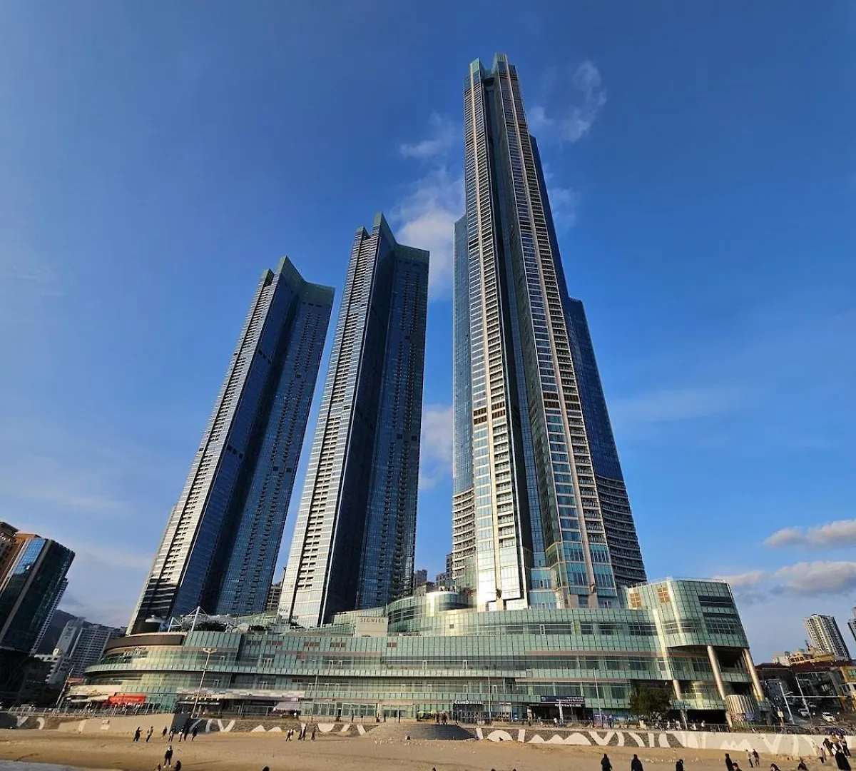 Apartment 3B3B Luxury Beach Condo With Breathtaking Views Busan