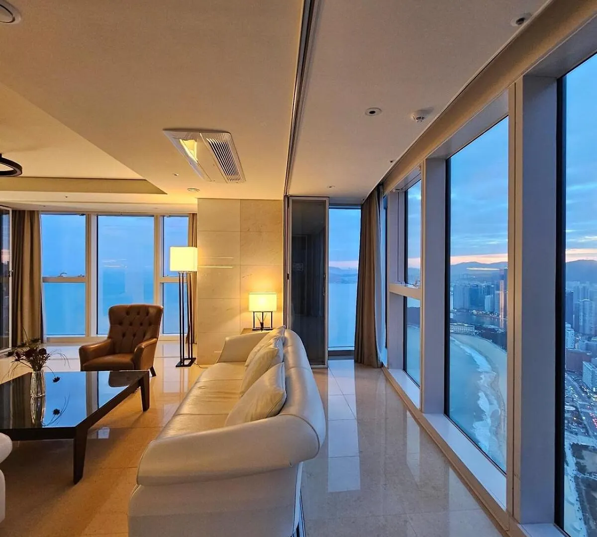 Apartment 3B3B Luxury Beach Condo With Breathtaking Views Busan