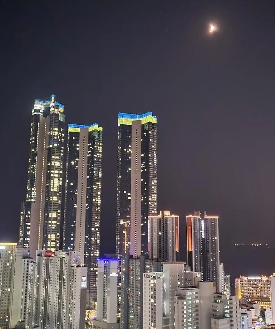 Apartment 3B3B Luxury Beach Condo With Breathtaking Views Busan South Korea