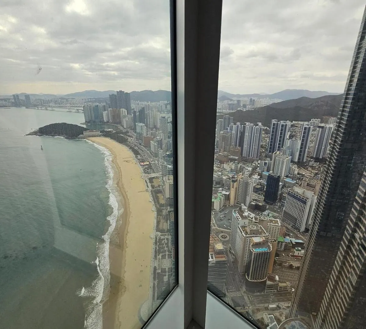 3B3B Luxury Beach Condo With Breathtaking Views Busan Apartment